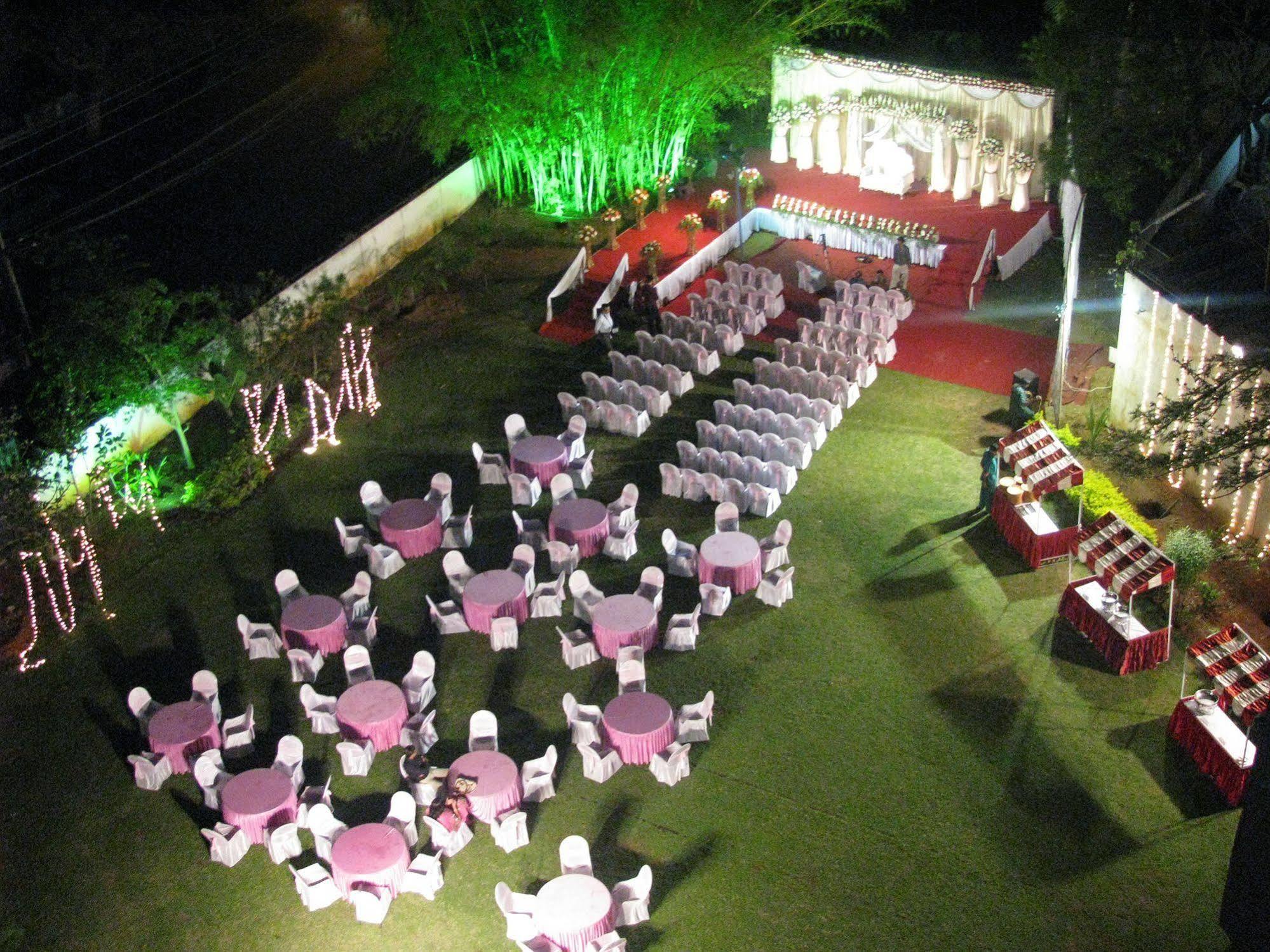 Hotel Paradise - Mysore Dasaprakash Group ภายนอก รูปภาพ