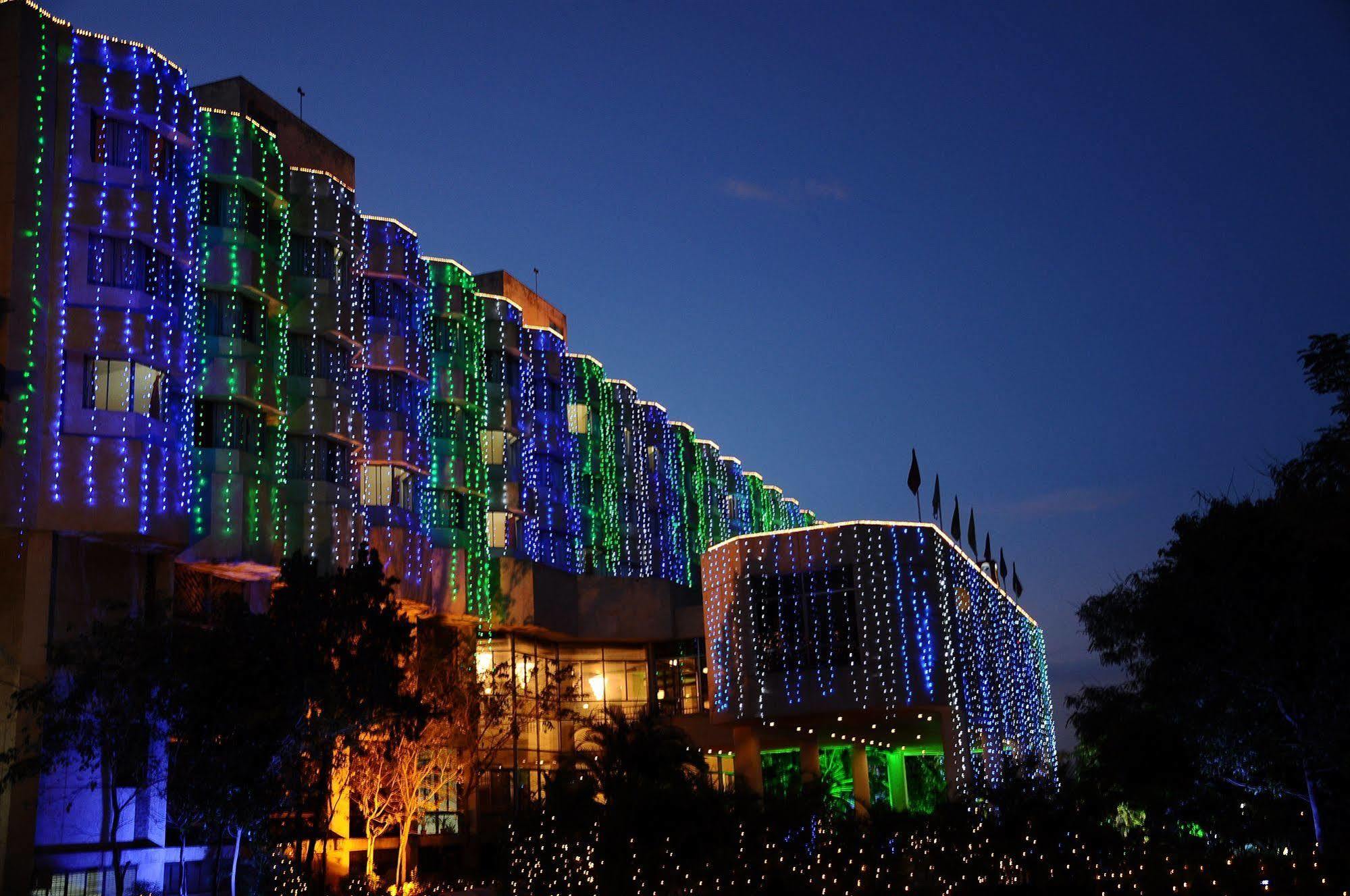 Hotel Paradise - Mysore Dasaprakash Group ภายนอก รูปภาพ