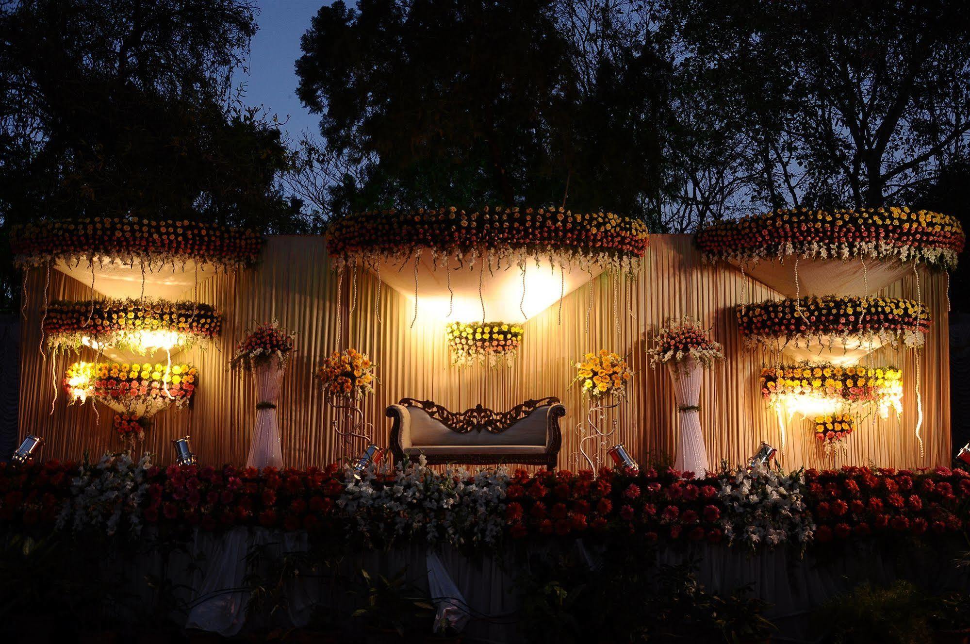 Hotel Paradise - Mysore Dasaprakash Group ภายนอก รูปภาพ