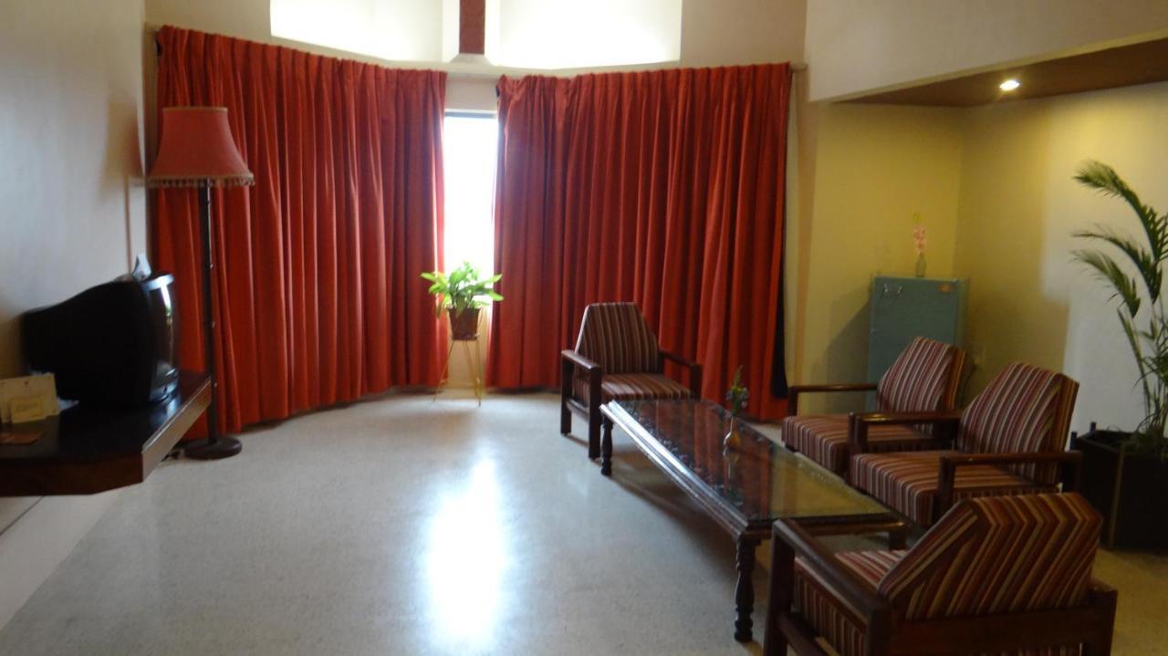 Hotel Paradise - Mysore Dasaprakash Group ภายนอก รูปภาพ